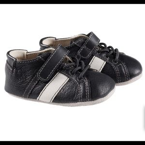 New Robeez First Kicks boy shoes sz 5 12-18